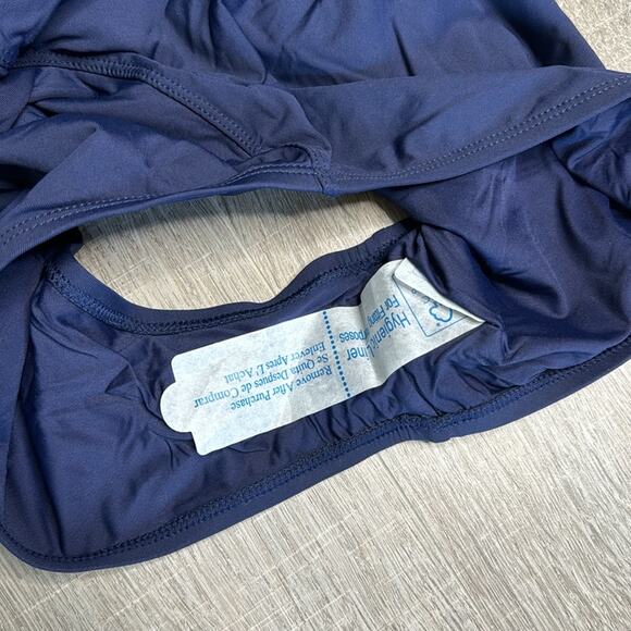 ANDIE Women's Navy Laguna One Piece Swimsuit - Picture 7 of 10